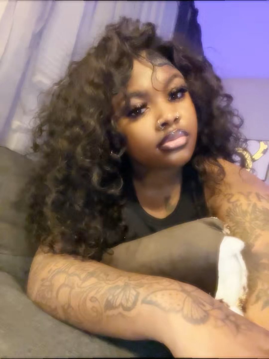 therighttoneee's tweet image. Pretty brown brown 😮‍💨🫦