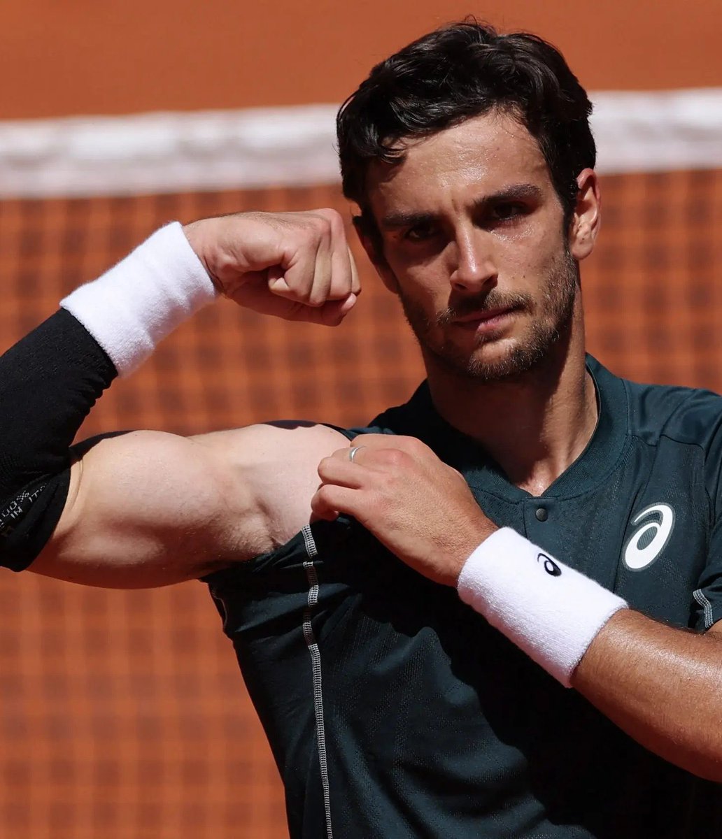 Musetti d. Rune 7-5 3-6 6-3 6-2

Lorenzo reaches his 2nd Slam QF. 

Time and time again this year, he keeps proving that he belongs at the very top, competing for the biggest titles.

His hard work these last few years is no longer just hard work.

That hard work has manifested