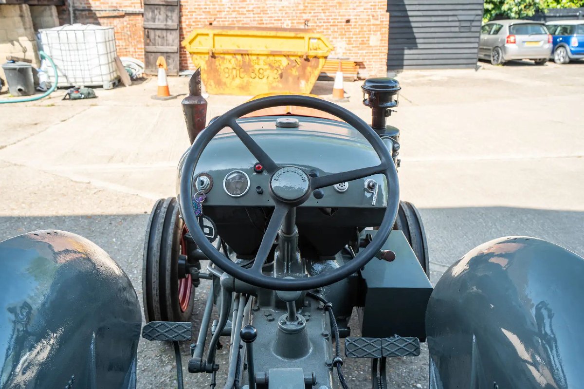UltimativCars's tweet photo. #CSWD2025

The #Lamborghini #Trattori #DL25 (1952-57) was made in just 55 units - and yes, it would have much more space on #ClarksonsFarm ...

Anyway ...

This particular unit was once fully restored by #TrickedOutTractors, est. £25-30k, but kept unsold, as bids stopped at £20k. https://t.co/uTMP6iZ9cv