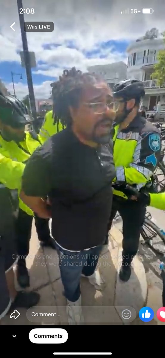 Catherine Vitale (@vitaleforboston) on Twitter photo To celebrate the first day of #Pride Month, <a href="/MayorWu/">Mayor Michelle Wu 吳弭</a> has just had 2 black gay men arrested for protesting her. 🙃🏳️🌈
x.com/vitaleforbosto… To celebrate the first day of #Pride Month, <a href="/MayorWu/">Mayor Michelle Wu 吳弭</a> has just had 2 black gay men arrested for protesting her. 🙃🏳️🌈
x.com/vitaleforbosto…