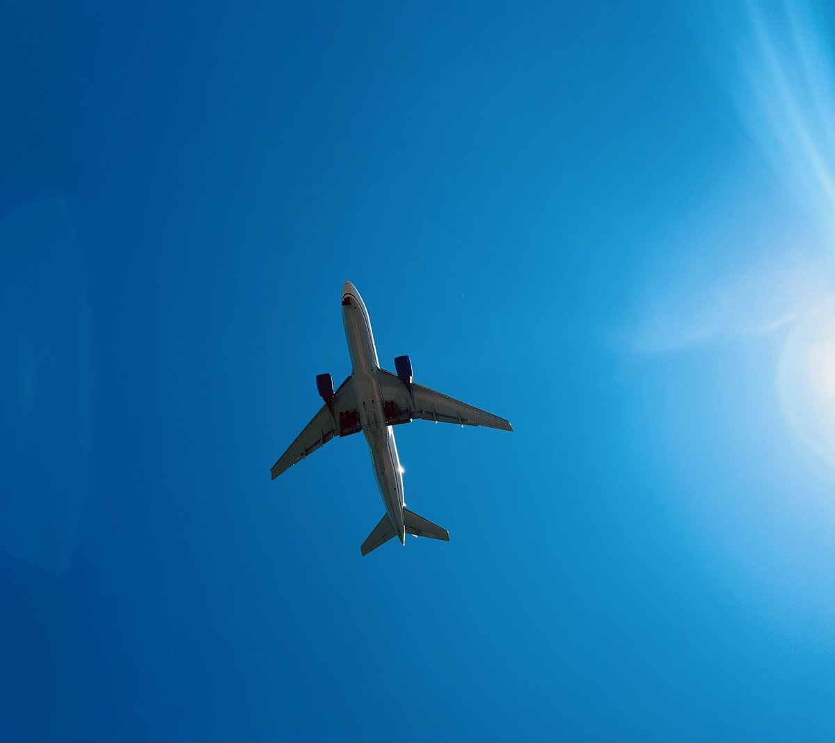 West Coast Mike (@westcoastmike1) on Twitter photo Hello <a href="/united/">United Airlines</a> ✈️ <a href="/flySFO/">San Francisco International Airport (SFO) ✈️</a> ✈️ coming into <a href="/koa/">Kingsley Oakridge Associates</a> 💙 #beingunited Hello <a href="/united/">United Airlines</a> ✈️ <a href="/flySFO/">San Francisco International Airport (SFO) ✈️</a> ✈️ coming into <a href="/koa/">Kingsley Oakridge Associates</a> 💙 #beingunited