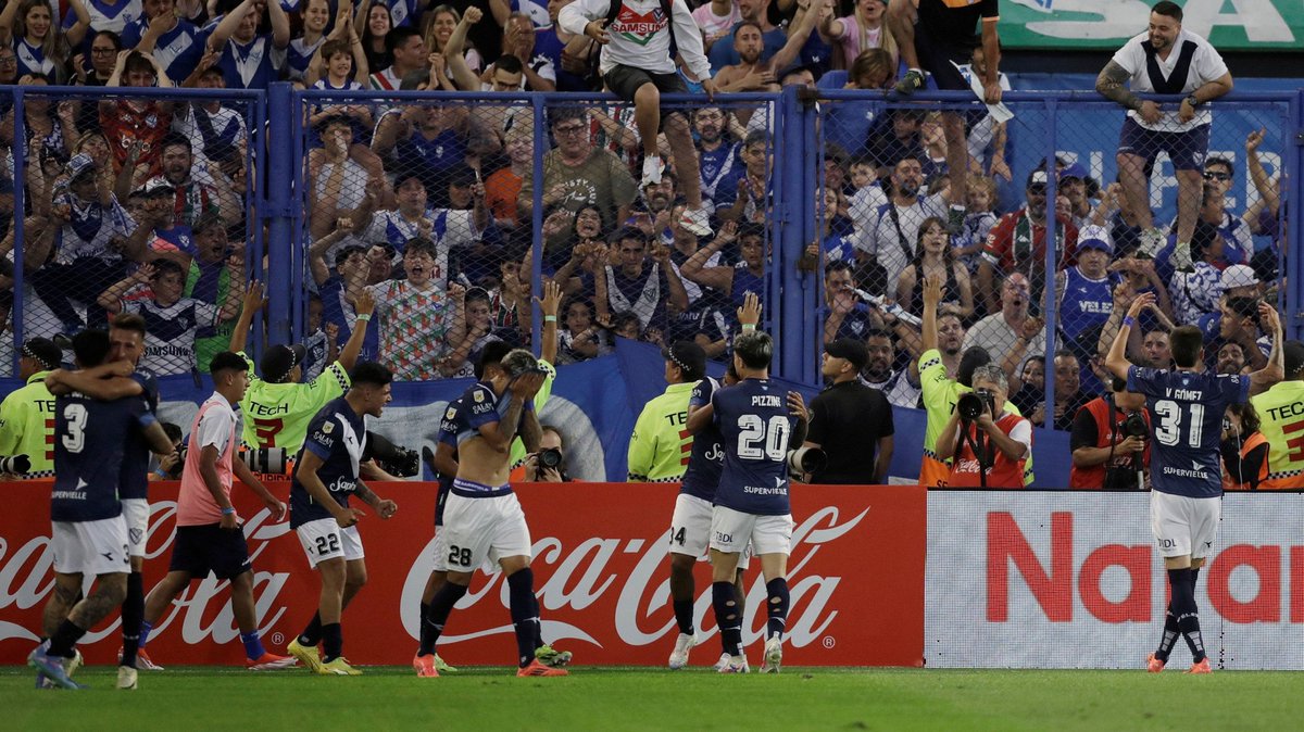 📊 [Actualizado] Campeones de Primera División en el Profesionalismo:

1⃣ River: 37 títulos.
2⃣ Boca: 29 títulos.
3⃣ Independiente: 14 títulos.
4⃣ San Lorenzo: 12 títulos.
5⃣ Vélez: 11 títulos.
6️⃣ Racing: 9 títulos.
7️⃣ Newell's: 6 títulos.
8️⃣ Estudiantes: 5 títulos.
9️⃣ Central: 4