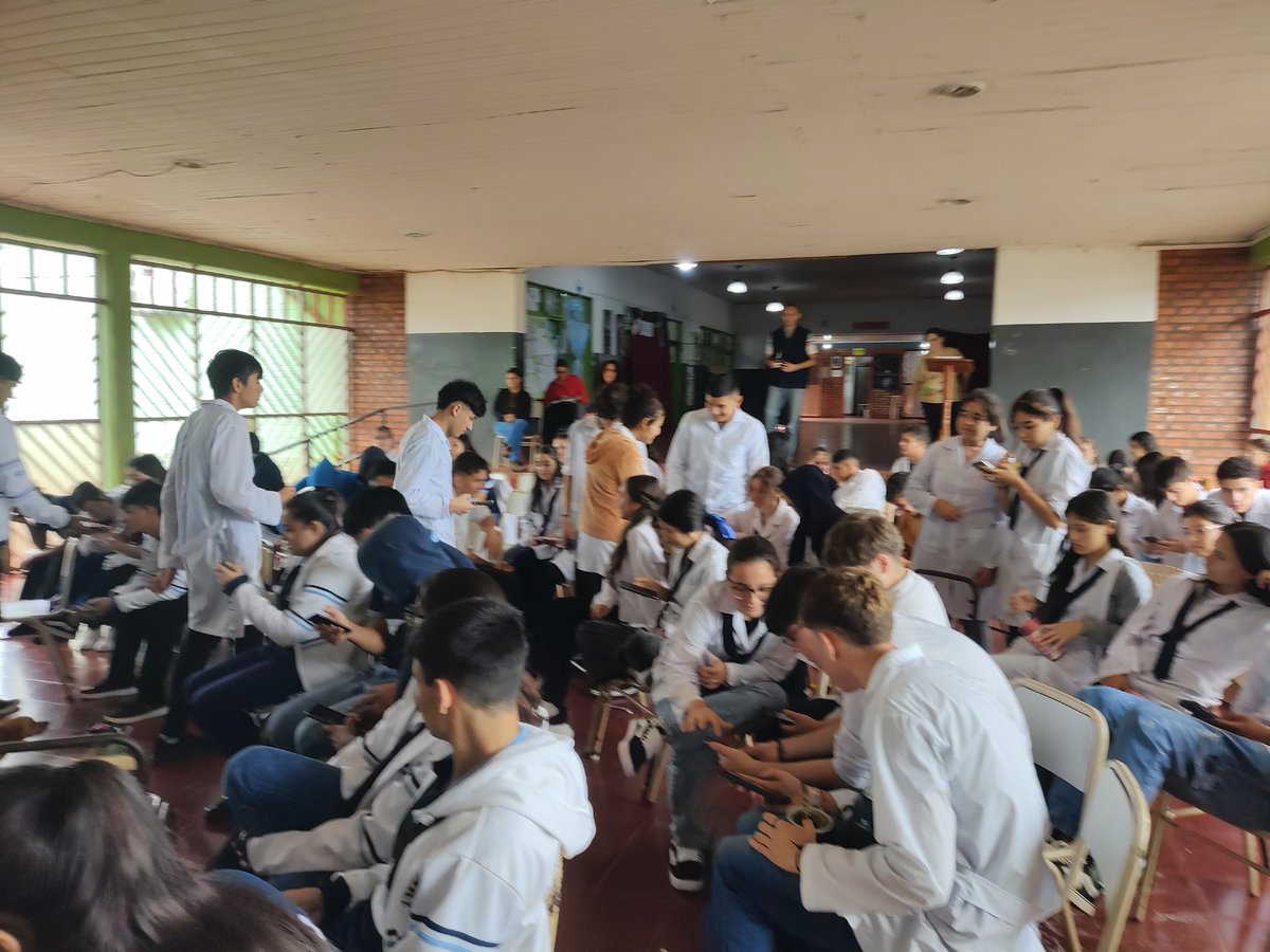 EstacionVia's tweet photo. #BuenUso #Tecnologias #Patrimonio en esta oportunidad nos recibieron los y las estudiantes del Bachillerato de Corpus Cristi. Gracias Manuel Benítez , María Luisa y toda la comunidad educativa.  Realizamos un Taller de diagnóstico y sensibilización sobre patrimonio cultural. https://t.co/cSVFOIOe3f