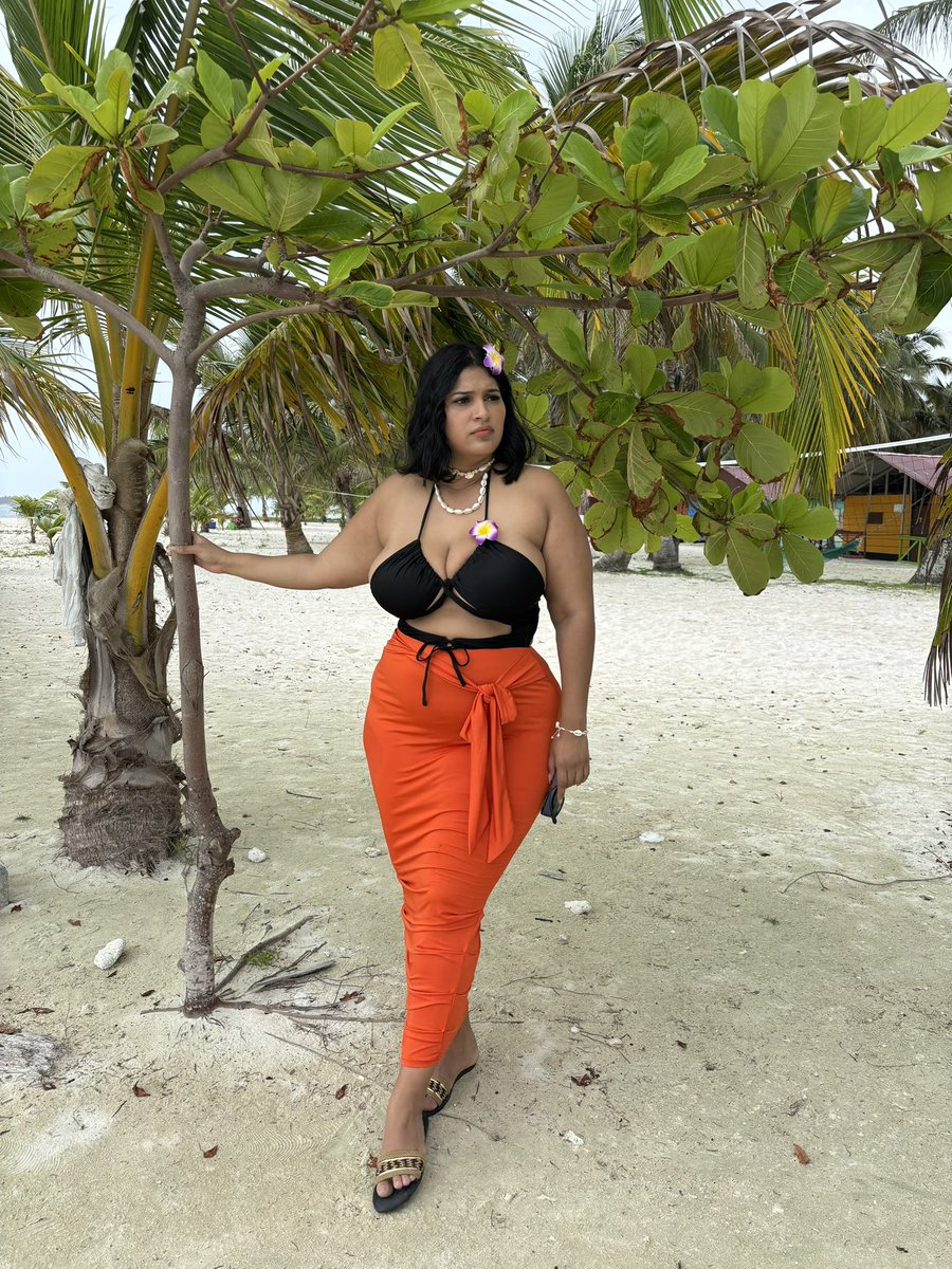 stephanievaag's tweet photo. Y su cuello que huele a playa, mi dopamina, su sonrisa me eleva el alma
Me la ilumina🧡 https://t.co/QXoMcgBvk7