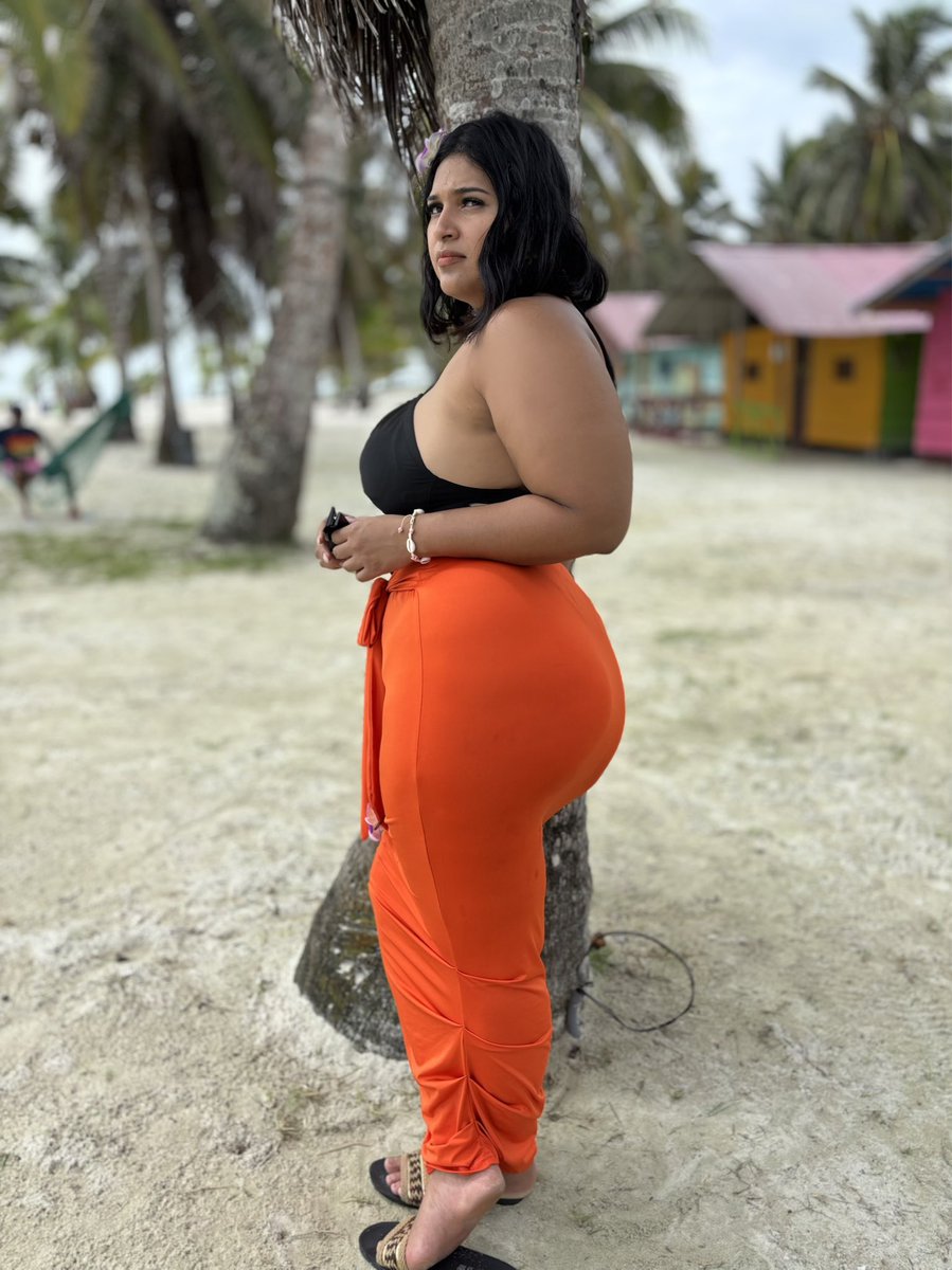 stephanievaag's tweet photo. Y su cuello que huele a playa, mi dopamina, su sonrisa me eleva el alma
Me la ilumina🧡 https://t.co/QXoMcgBvk7