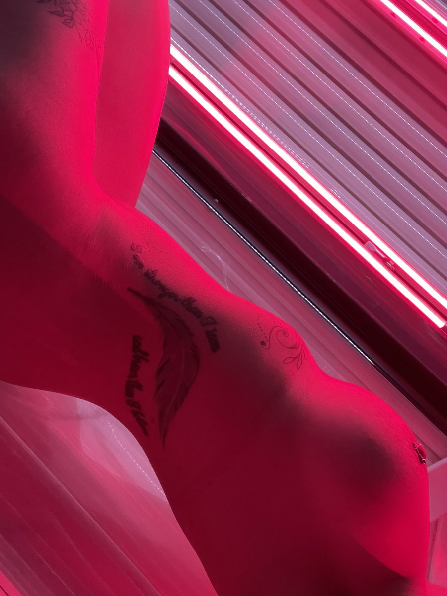 1 more for Seductive Sunday and this time we have a new entry from the gorgeous <a href="/BangingPair1/">BangingPair 🇬🇧</a> 😍 showing off her incredible figure and enviable assets 😍 everyone please be sure to show your appreciation with likes, follows and RT if you can 😊 absolutely top rack 😍 #boobs