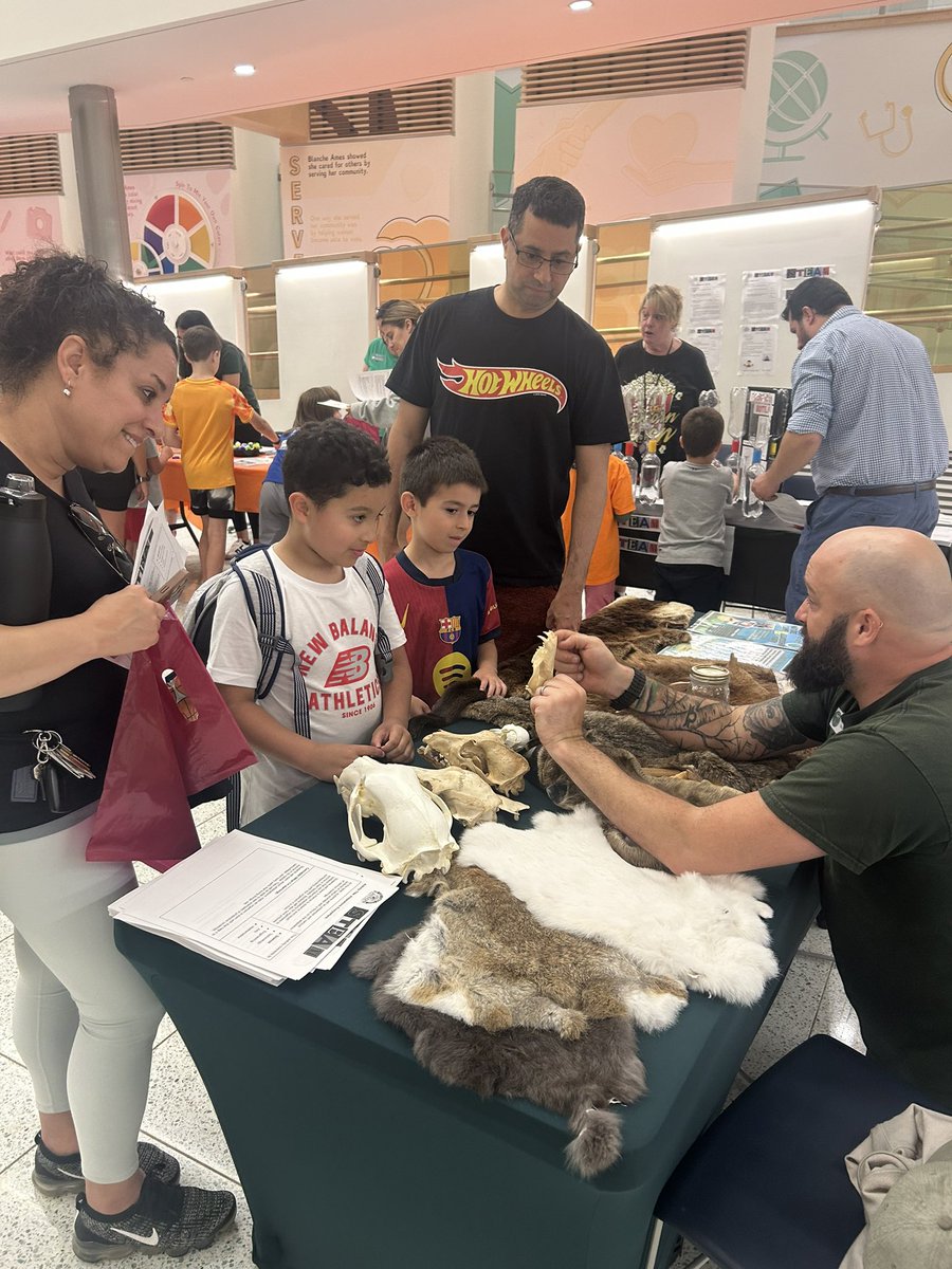 STEAM Night was sooo fun once again! Thank you to all our amazing community partners for joining us! <a href="/SupEaston/">Lisha Cabral</a> #WeDigEPS