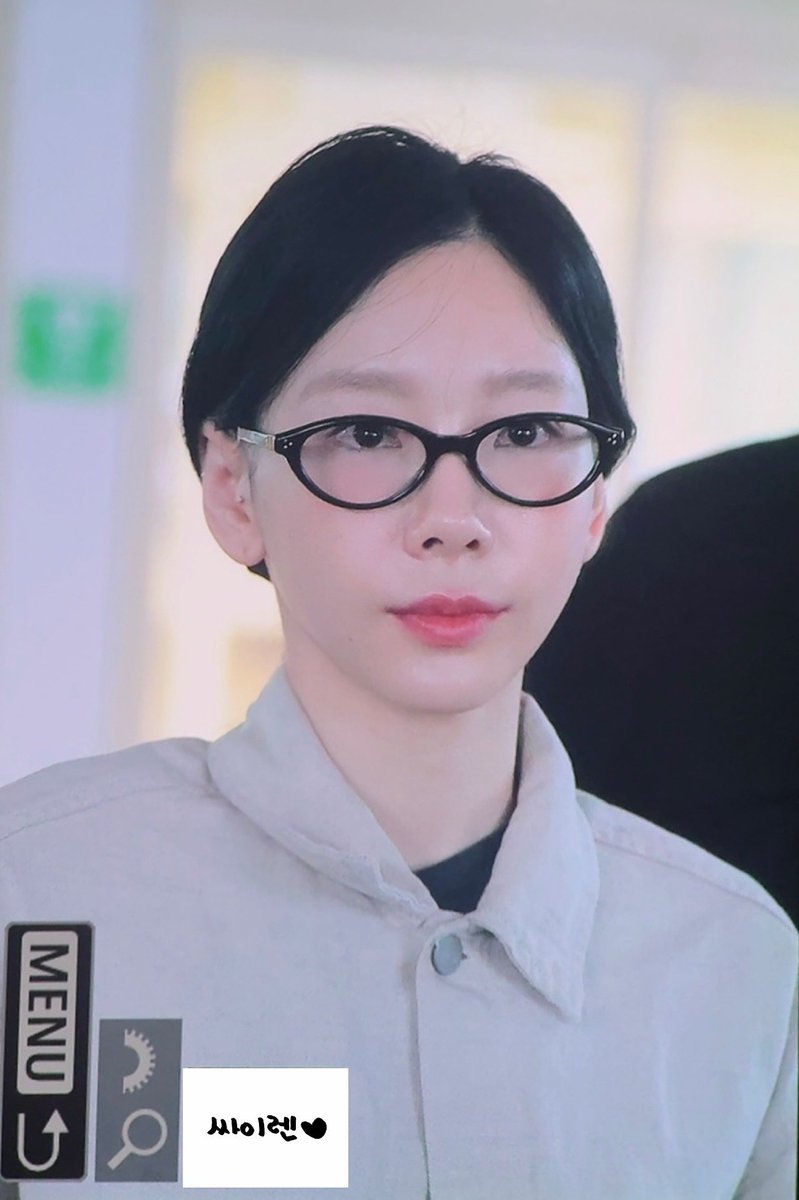 SIRENx39's tweet photo. 고생해써☺️ #태연 #TAEYEON https://t.co/2tNYItmCZ1