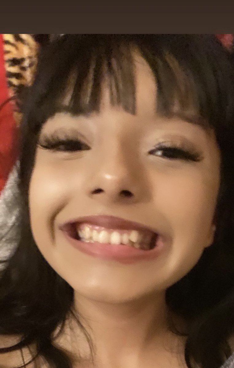 Whoratrelundar's tweet image. Me and my flag #yay