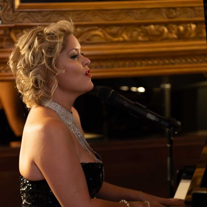 Fearless &amp; Fragile: Lisa Goldin's "How Love Can Start"
viviplay.net/fearless-fragi…