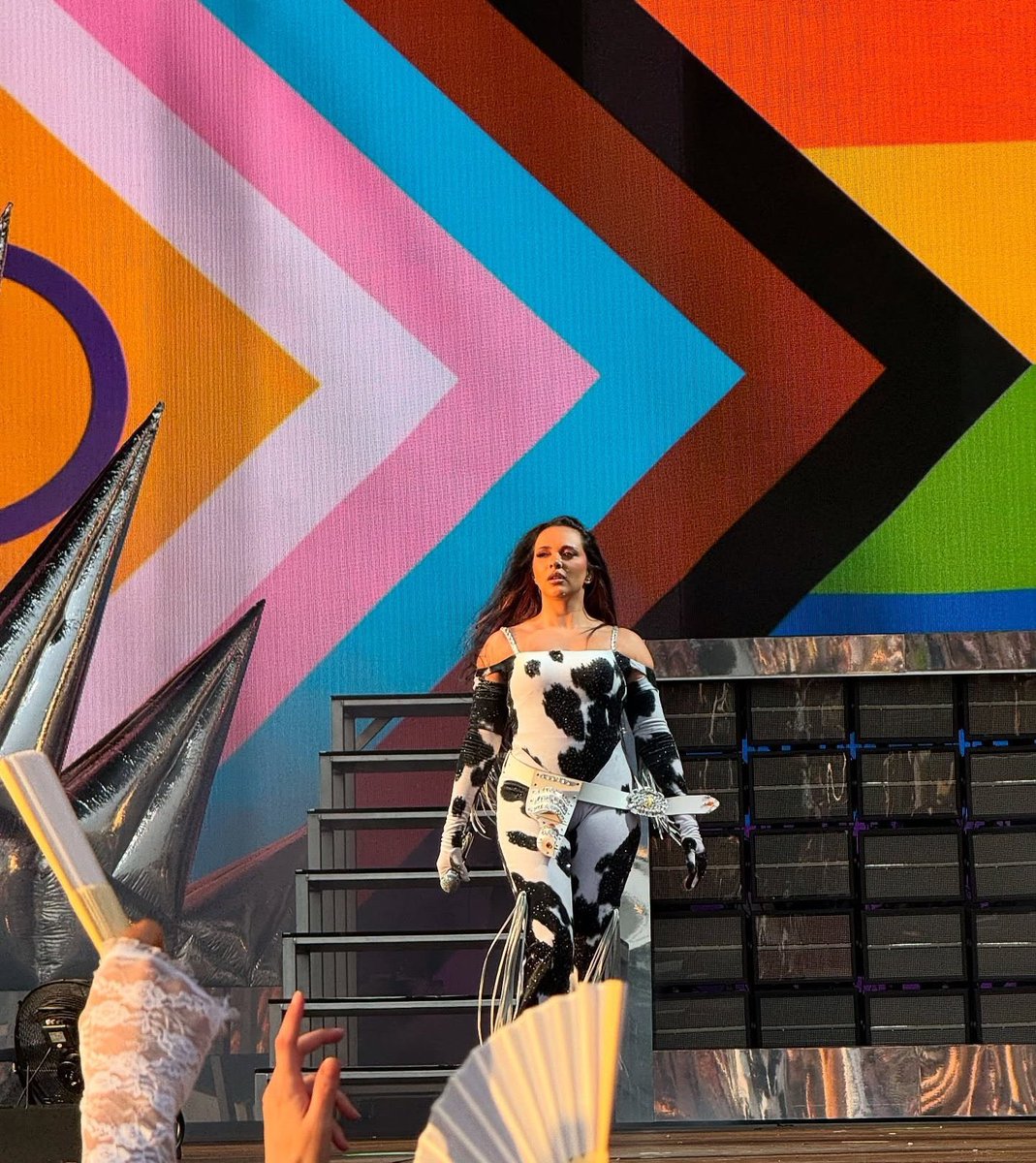 jade having all the homophobes and transphobes mad af thats mother