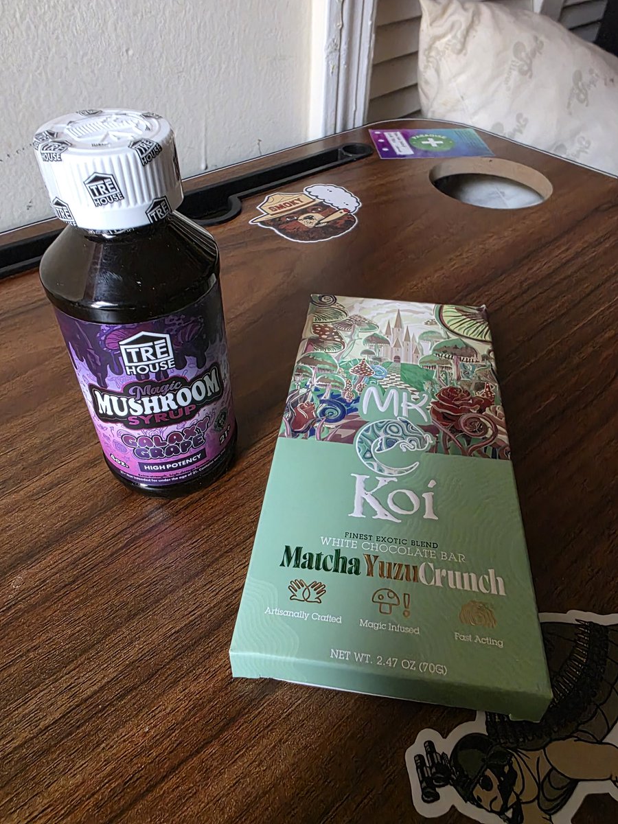 2GIVEAWAY PRIZES $70 value. 2 winners 🏆 RULES are #1 Follow me+ Repost. #2 Leave  a unique gif or Pic. #3 Follow my friends <a href="/NECanreviews420/">New England Cannasseur Reviews</a>  or <a href="/thcphilly15986/">THCphilly</a> Good luck 🙂