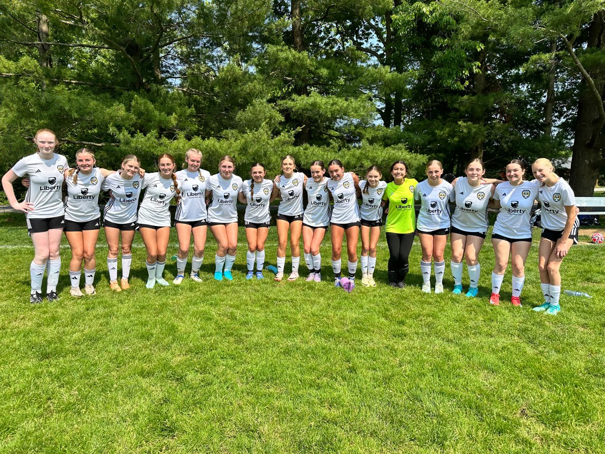 2011s were on the road again today in Bloomington with a 2-1 victory over Indy Eleven. These girls put on a passing clinic today. Great bounce back win!! Job well done girls! ⚽️💜🖤
