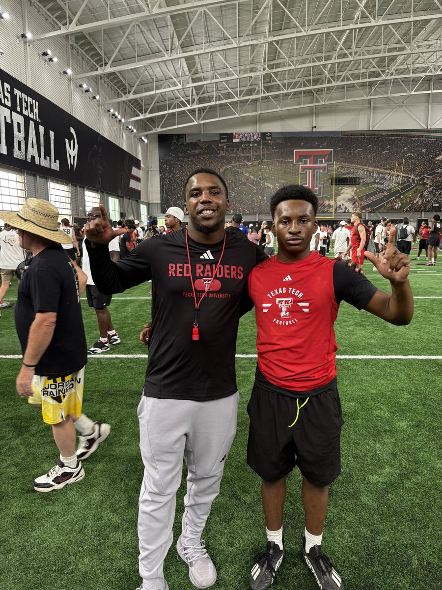 Torrence Cox (@torrence_cox) on Twitter photo Had a great day today at the Texas tech football camp
<a href="/SJohnson_7/">Jah'shawn Johnson🌵</a> <a href="/CoachMcBath/">Darcel McBath</a> <a href="/TexasTechFB/">Texas Tech Football</a> Had a great day today at the Texas tech football camp
<a href="/SJohnson_7/">Jah'shawn Johnson🌵</a> <a href="/CoachMcBath/">Darcel McBath</a> <a href="/TexasTechFB/">Texas Tech Football</a>