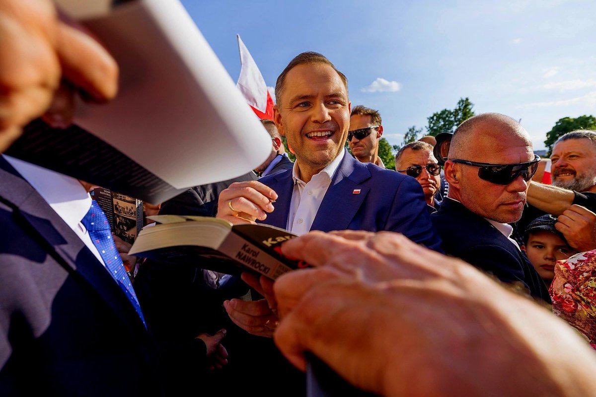 🇵🇱 MARCIN EDO (@edomarcin) on Twitter photo Panie Prezydencie <a href="/NawrockiKn/">Karol Nawrocki</a> 
z całego ❤️ GRATULUJĘ!!!
#Nawrocki2025✌️ Panie Prezydencie <a href="/NawrockiKn/">Karol Nawrocki</a> 
z całego ❤️ GRATULUJĘ!!!
#Nawrocki2025✌️