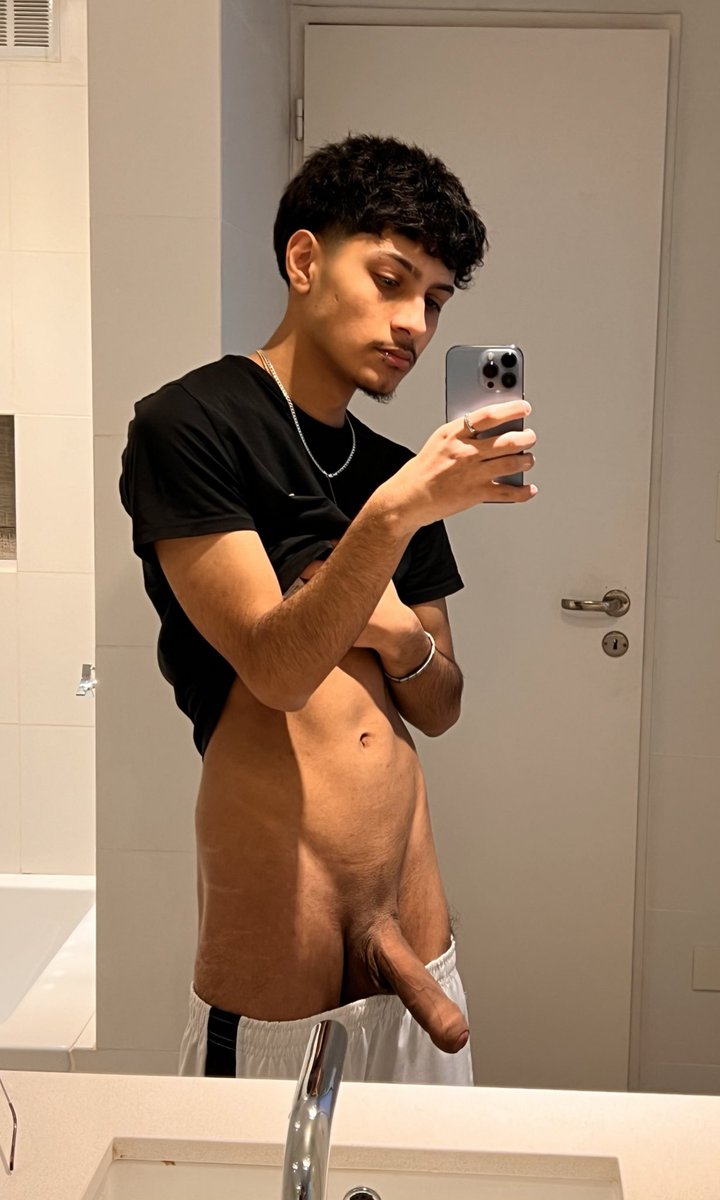 NBSTR8's tweet photo. chudai🙈 https://t.co/xGFqcZl8Rn