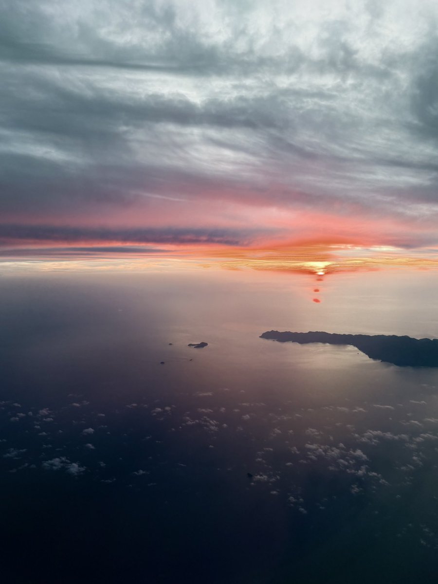 Dramatic sunrise over South China Sea from SQ327