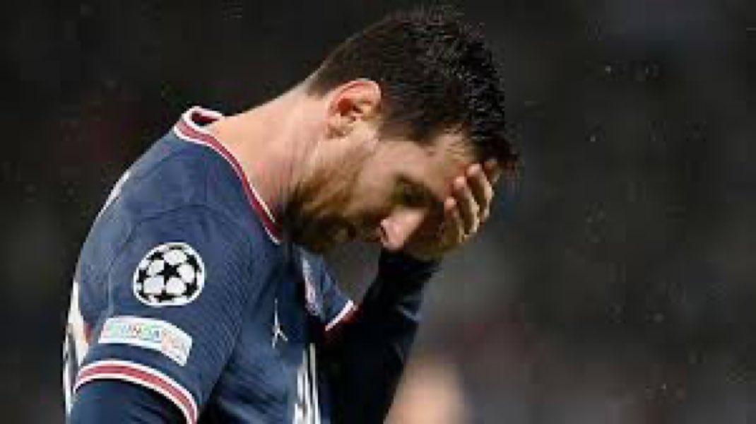 thebroke_dbeee's tweet image. π¨ PSG wins UCL! MbappΓ©, Neymar, Silva, Di MarΓa, Cavani, Verratti, Ramos π all congratulate their old club. But whereβs Messi? No class, typical. Bro was the problem. #PSG #UCLFinal2025