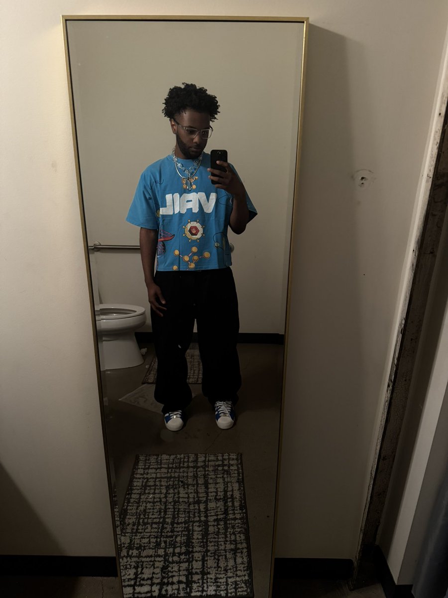 ape__jacket's tweet image. modeling n shii