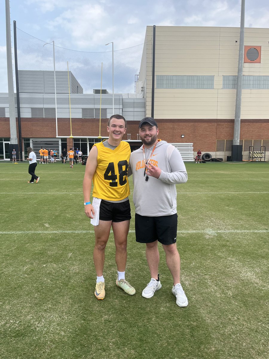 henryphill08's tweet photo. Had a GREAT camp at @Vol_Football today. Thank you @coachjoshheupel and @CoachCrab for the amazing camp experience. One shot one kill!💪

@MVPFootballSC 
@DanOrnerKicking
@G_Atkins17 https://t.co/bOgUXBVv8Y