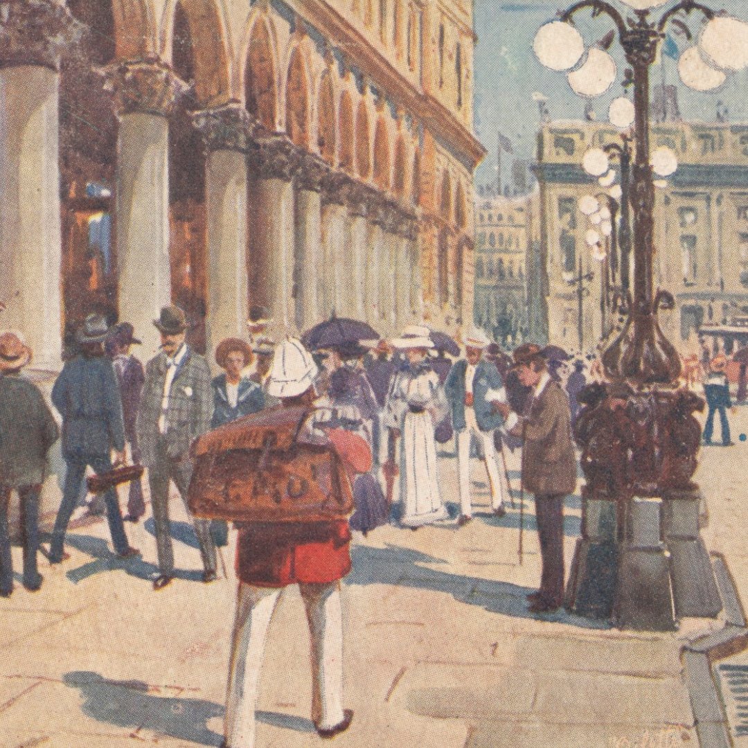 nma's tweet photo. Genuine question โ what time of year do we think it is in this picture? ๐ค
Without any plant life and with the prevalence of blazers and floor-length skirts โ itโs hard to spot what season it is.
Extra points if you can also tell us the location! ๐
#PlaceThatPic https://t.co/VCKVgEGkyx