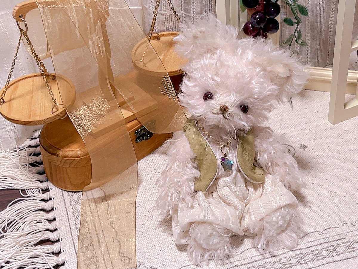 "セレン"という名がピッタリあうような、
星が似合いそうなお洋服を作ってあげてみた🌙* :ﾟ

ここまでしっかり作るのは初めてだったけど、
セレンが喜んでくれるならなんでも頑張れそう💪🏻⋆͛