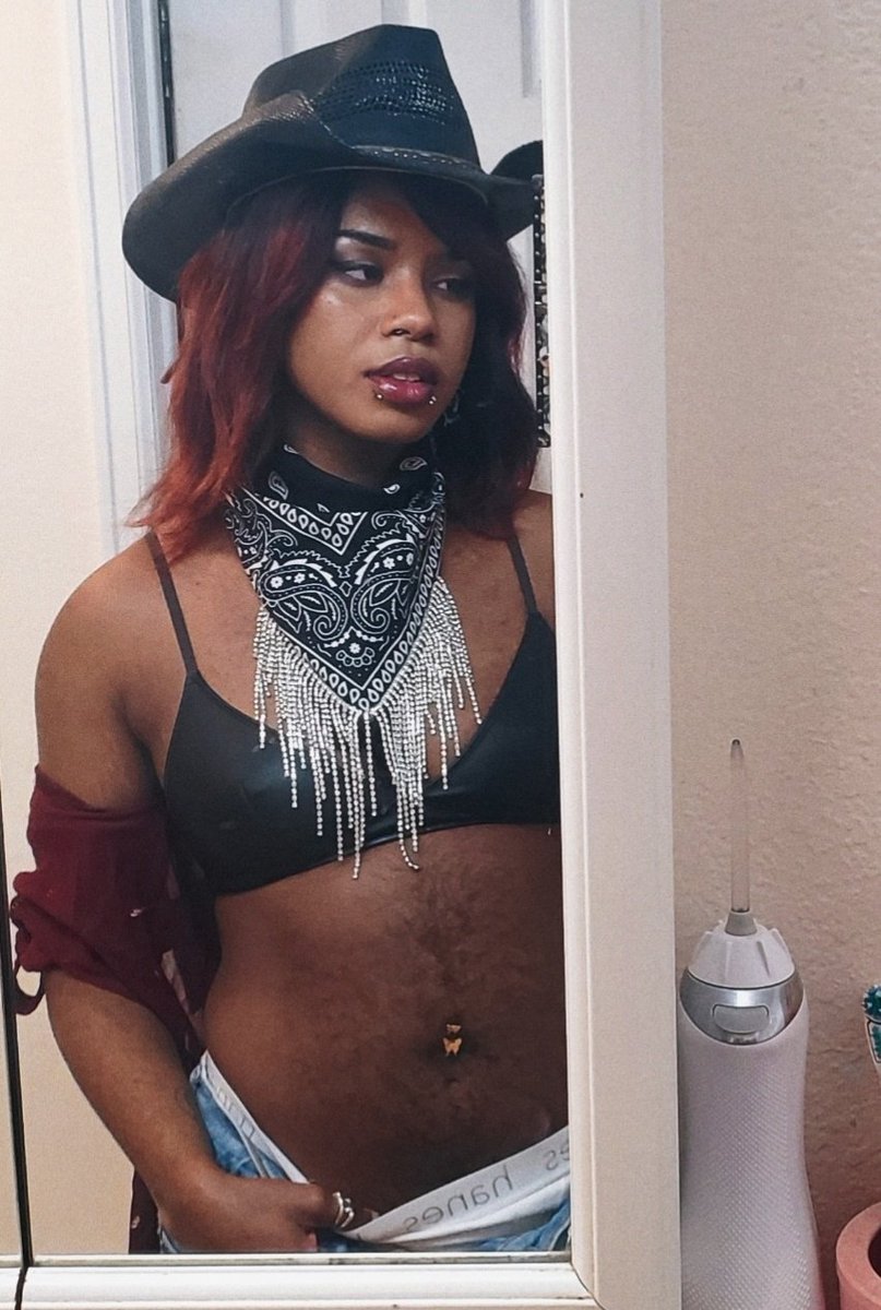 long time no post..... happy pride month everyone :3