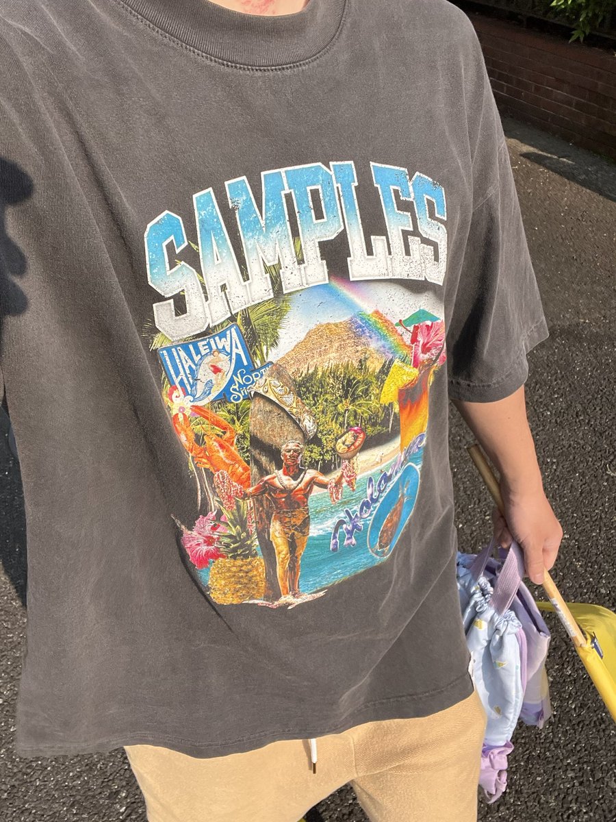 TSC6MR's tweet image. おはようございます😊

6月✨
週末は熱を出してました💦
まさかまたインフル⁉️コロナ⁉️😱
…ではなく扁桃腺からでした😅

土日しっかり休み万全ではないけど旗振り👍

皆様も体調にはお気をつけください💦

今日はSAMPLESとFTCDUNK♨️

本日も宜しくお願い致します🙇

@shu_funky 
#SAMPLES