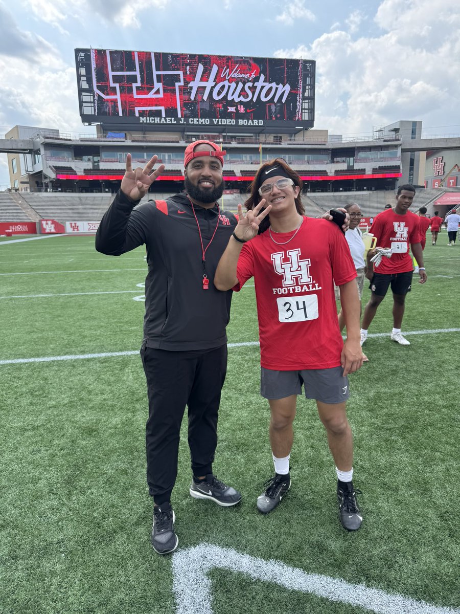 Had a great time today competing at <a href="/UHCougarFB/">Houston Football</a>  Prospect Camp!

<a href="/j_wayne3/">Jordy Joseph</a> <a href="/CoachTMiller18/">Trent Miller</a> <a href="/OnPurpose_WP/">Dr. T.Will- The Cognitive Coach-Prep RedZone Scout</a>