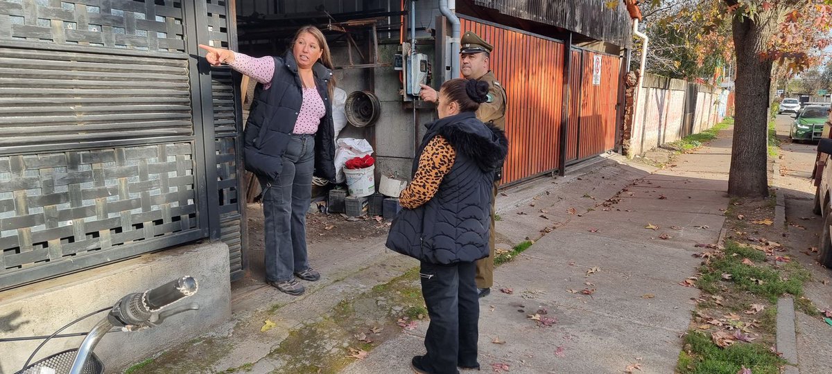 El_Sancarlino's tweet image. Carabineros de #Recinto, #Bulnes y #Ñiquen mantuvieron una reunión con vecinos de su sector, para coordinar acciones de seguridad para evitar delitos,  además de cursos de acción ante emergencias naturales.
#OrdenyPatria