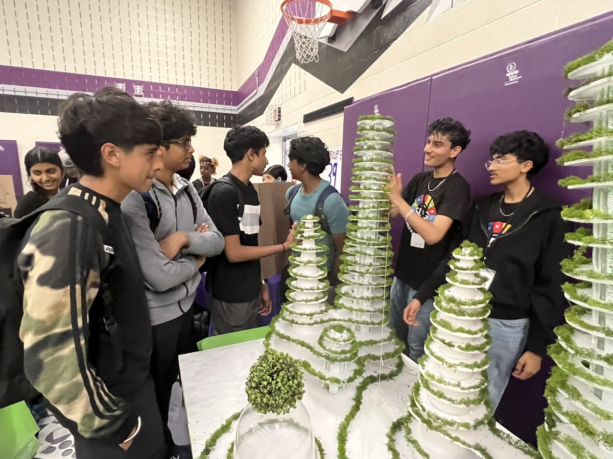 Lola Gayle tweet media