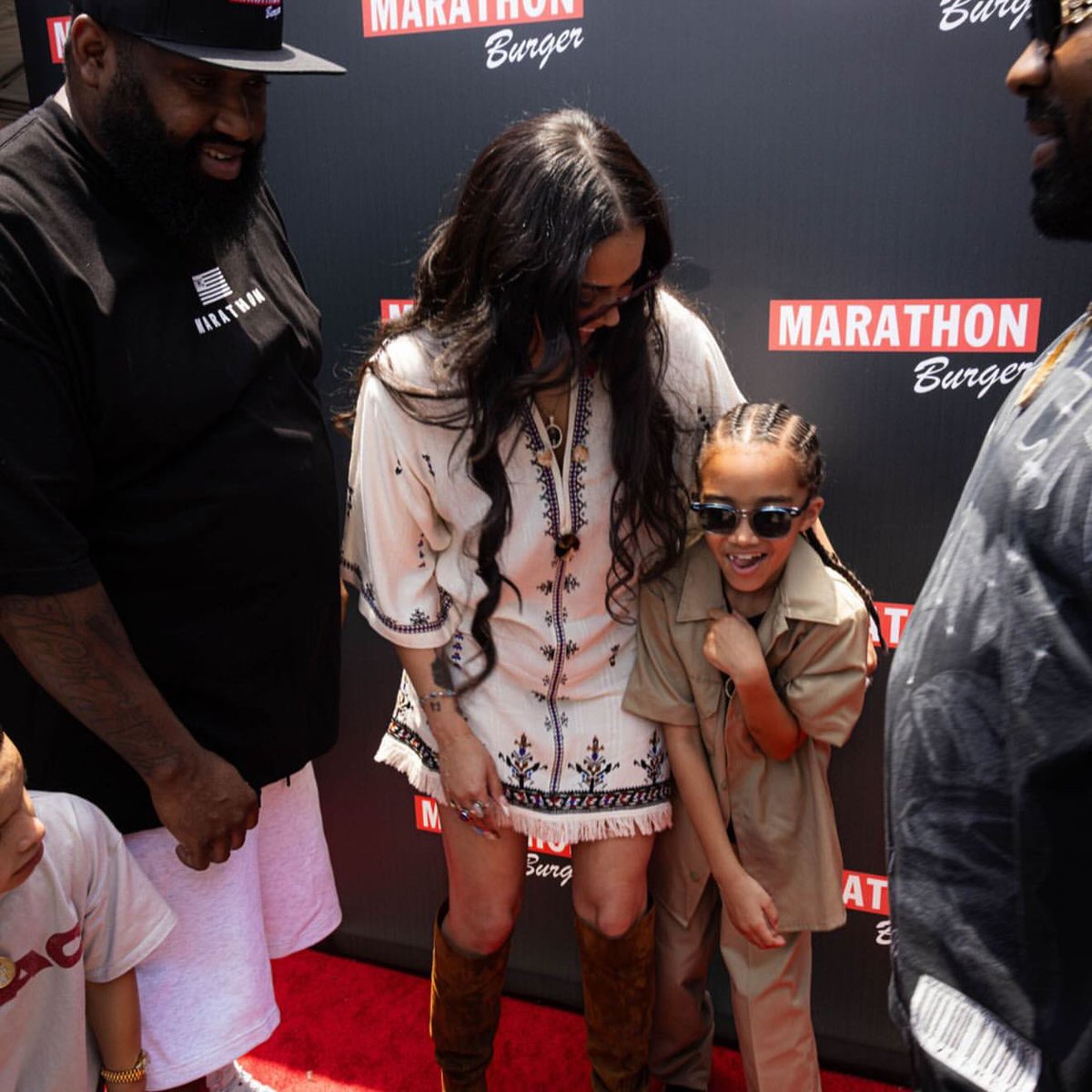 Lauren L Sources tweet media