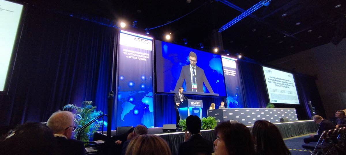 ACortelliniMD's tweet image. Pleasure to see @MarcelloTiseo at #ASCO2025 presenting the ALNEO academic study by the @GOIRC2015 group and making the whole 🇮🇹 thoracic oncogy community proud!
@ASCO @ALKpositiveINT