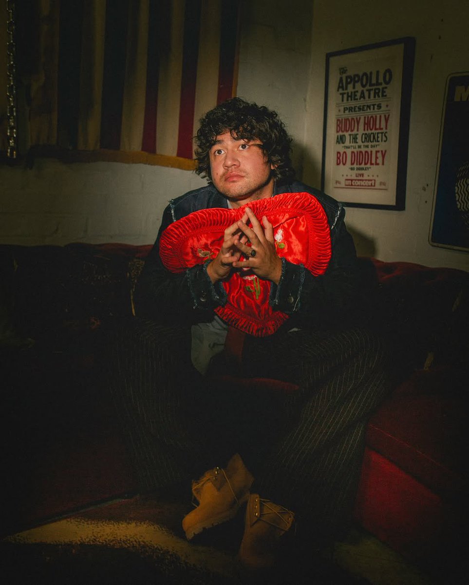 Calum Hood Archive tweet media