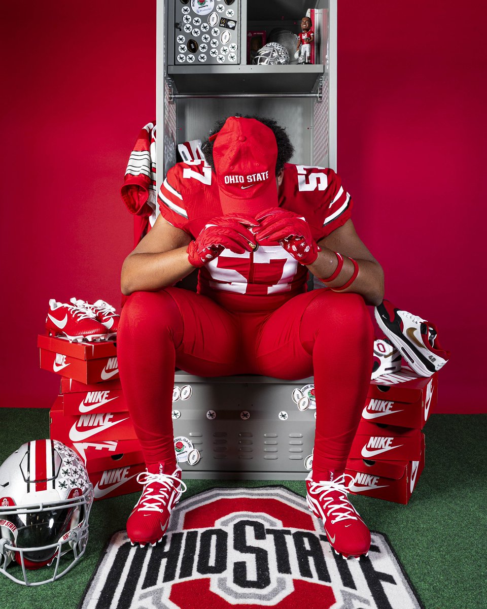 Aaron Thomas (@aaronelithomas) on Twitter photo They say champions wear Scarlet and Gray. I love winning. 🤔 #GoBuckeyes
<a href="/MP_PrideFB/">Mountain Pointe Football</a> They say champions wear Scarlet and Gray. I love winning. 🤔 #GoBuckeyes
<a href="/MP_PrideFB/">Mountain Pointe Football</a>