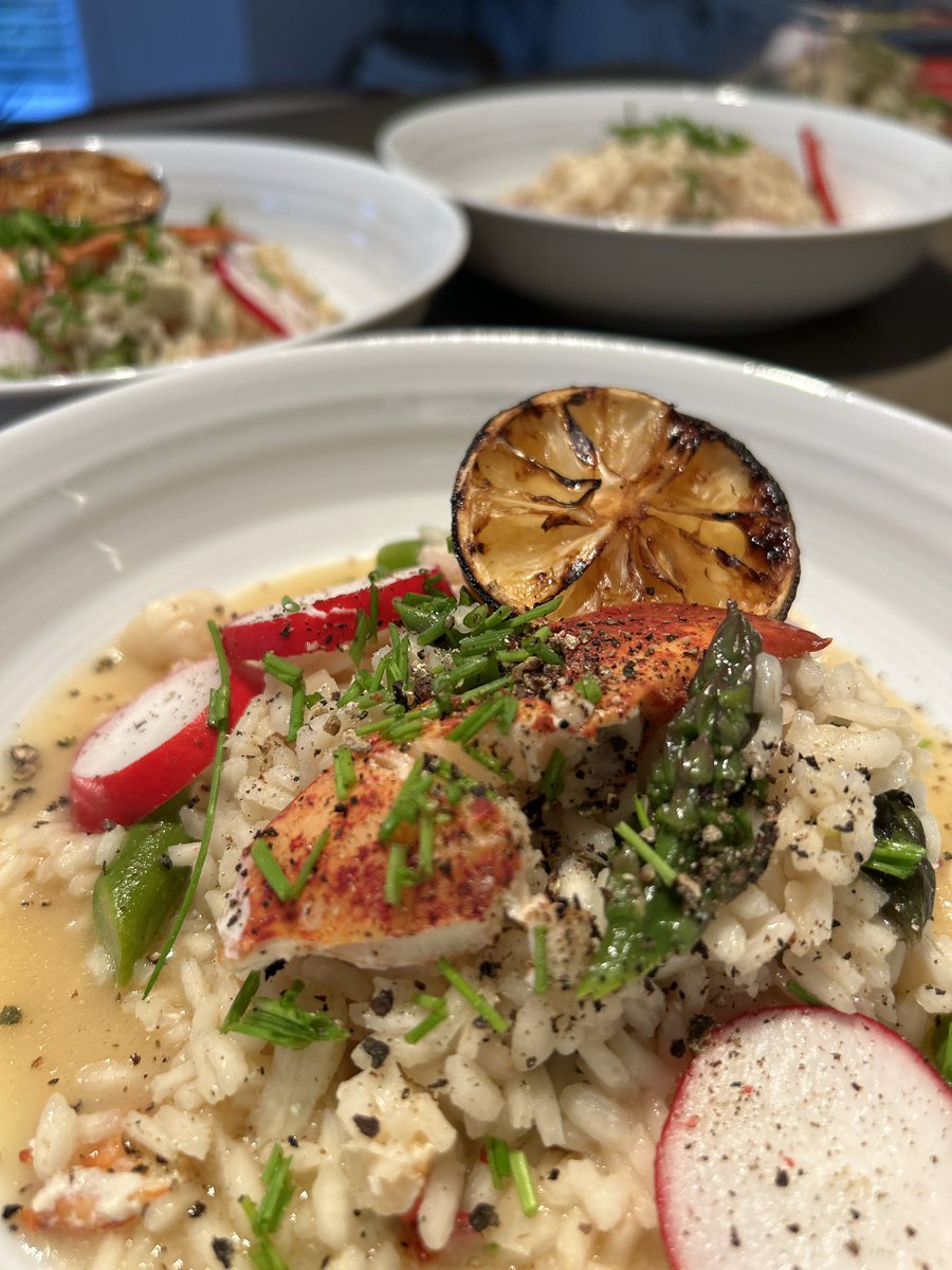 Risotto du printemps, homard, asperges, radis et citrons grillés 😋😋