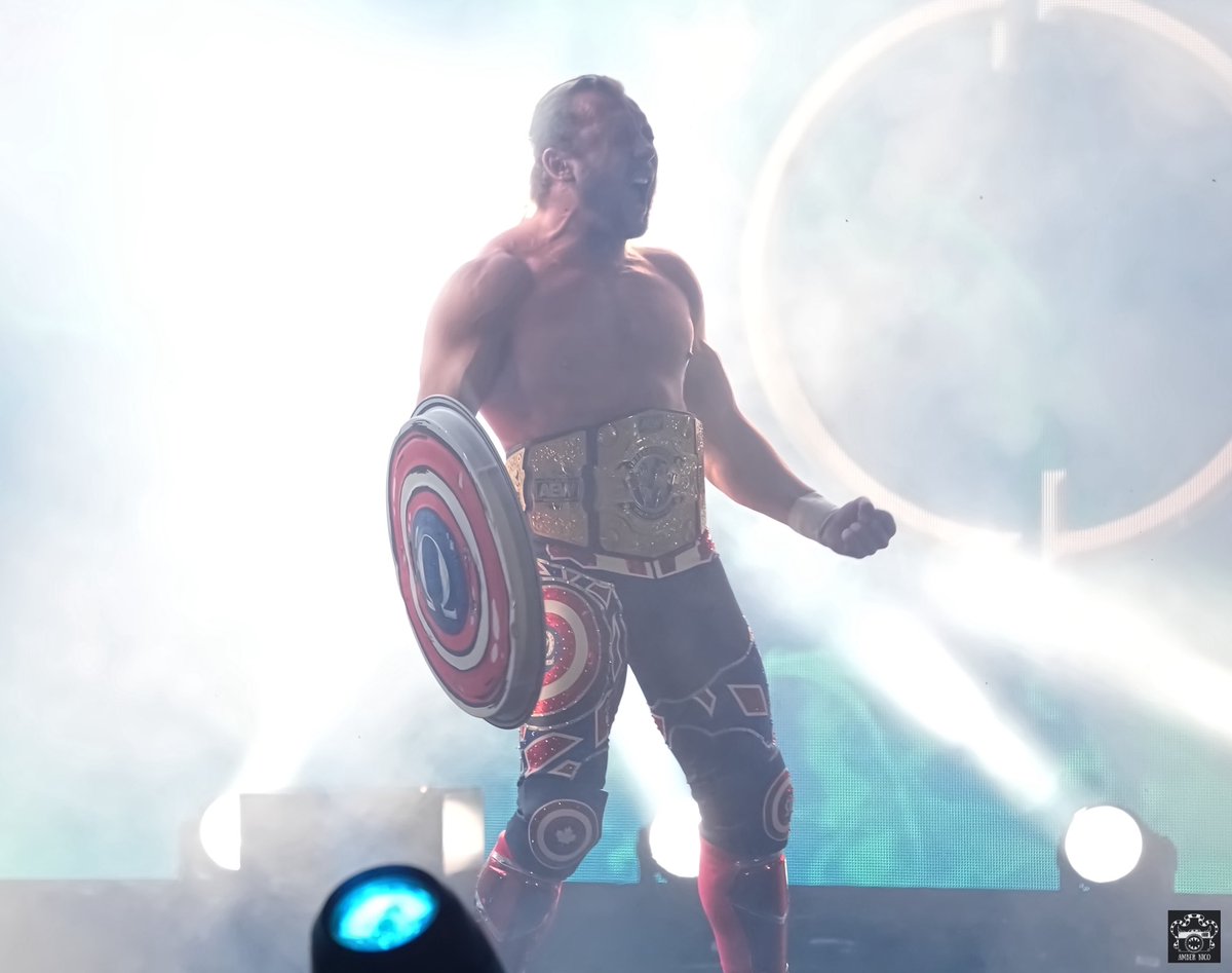 AmberNicoPhoto's tweet photo. Kenny Omega at AEW Double or Nothing in Phoenix, AZ #aew  #aewdoubleornothing #AEWCollision #allelitewrestling #wrestling #ambernicophoto #kennyomega https://t.co/wQ4UVPB4N7