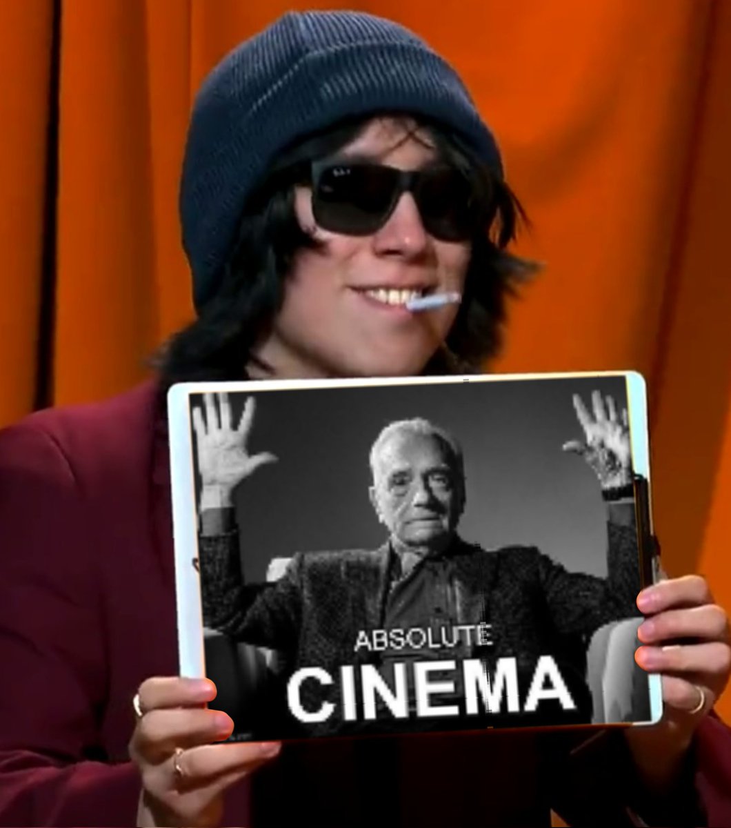 AMIGOS.... QUE GOOOOOD!!!
Es increíble las cinemáticas que se lanza Quackity, el ambiente, la tención, el suspenso, TODO ES PERFECTAMENTE BIEN PUESTO, Quackity es fucking amazing!!!

PROUD OF QUACKITY 
PROUD OF QUACKITY 
PROUD OF QUACKITY 
PROUD OF QUACKITY 
PROUD OF QUACKITY