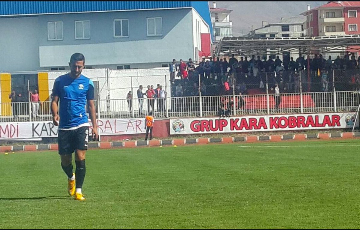 HawarAcar's tweet photo. Yıllarca formasını şerefle gururla taşıdığım VANSPOR’u tebrik ediyorum. Nice şampiyonluklara.. #VansporFK #vanspor https://t.co/UyciO201Rd