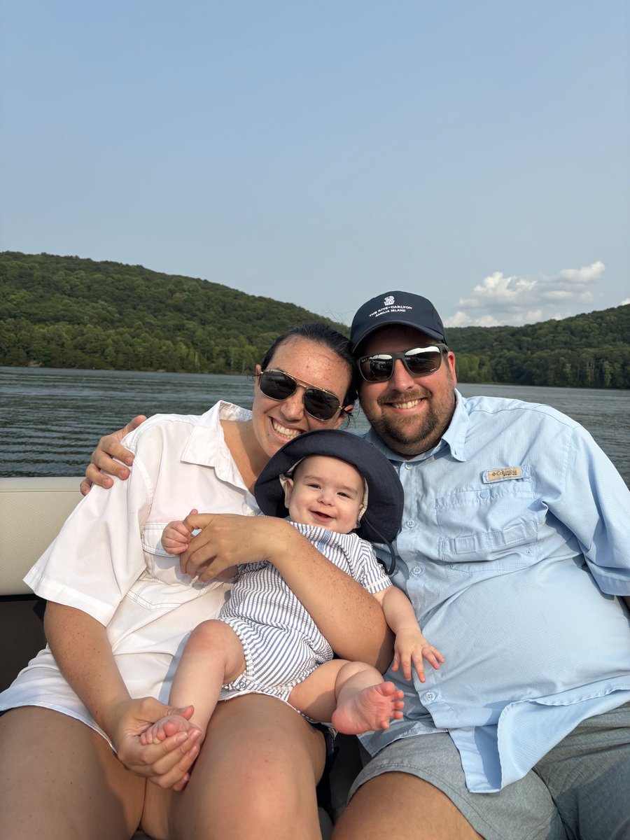 Enjoying this beautiful Lake Guntersville backdrop this evening! What a wonderful place to live. #lakelife #LakeGuntersville