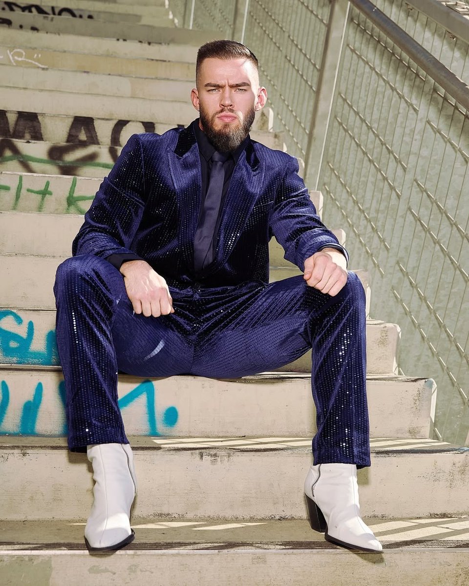 SheSpinsTheWeb's tweet photo. You either like me or you don’t. It took me twenty-something years to learn how to love myself. I don’t have that kinda time to convince somebody else.

Happy Pride 🏳️‍🌈🚀 https://t.co/fggnPlhvcA