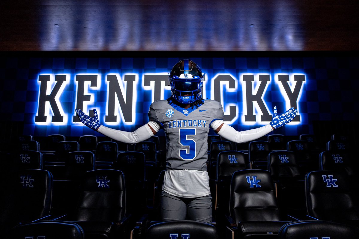 jamyan_theodore's tweet image. go like the recent on instagram! @ jttwrldd
#BBN