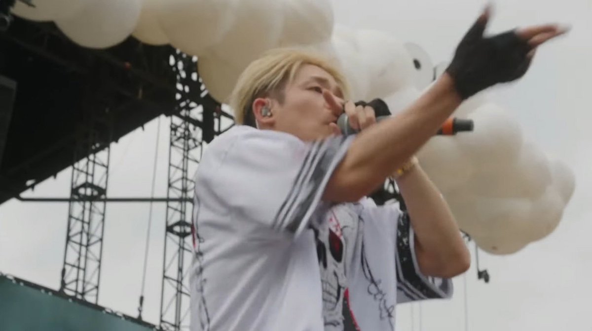 岸君你的Numbers在當下狀態火力全開啊🥹
我也喜歡你今天的服裝✨️還戴手套🫠
#Number_i
#Number_i_HITCLA