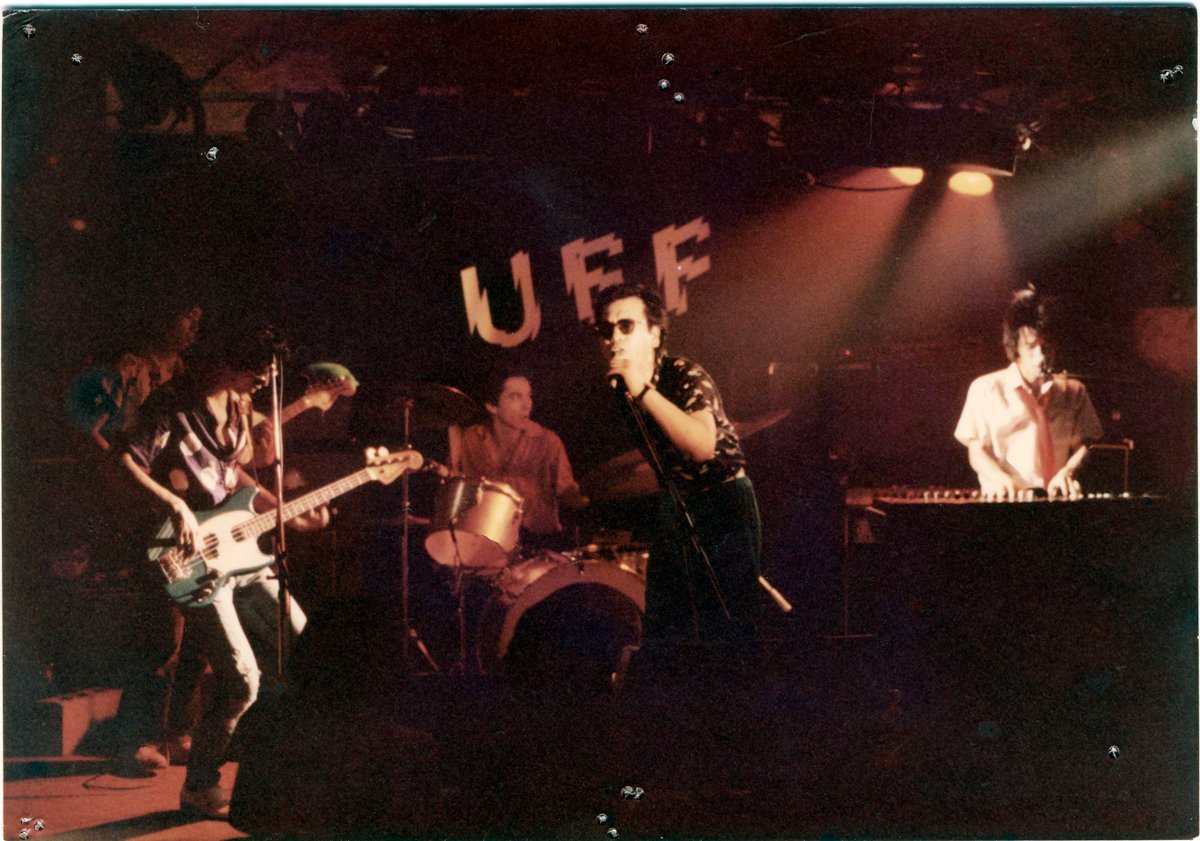 masaotonari's tweet photo. 1979年京都サーカス&amp;サーカスDuff  写真アっプしました。左からみすまたいせい、すながゆうぞう、中村好孝、かのう、隣雅夫        https://t.co/kH7QEaWKsl https://t.co/2cdQTzi2Xr