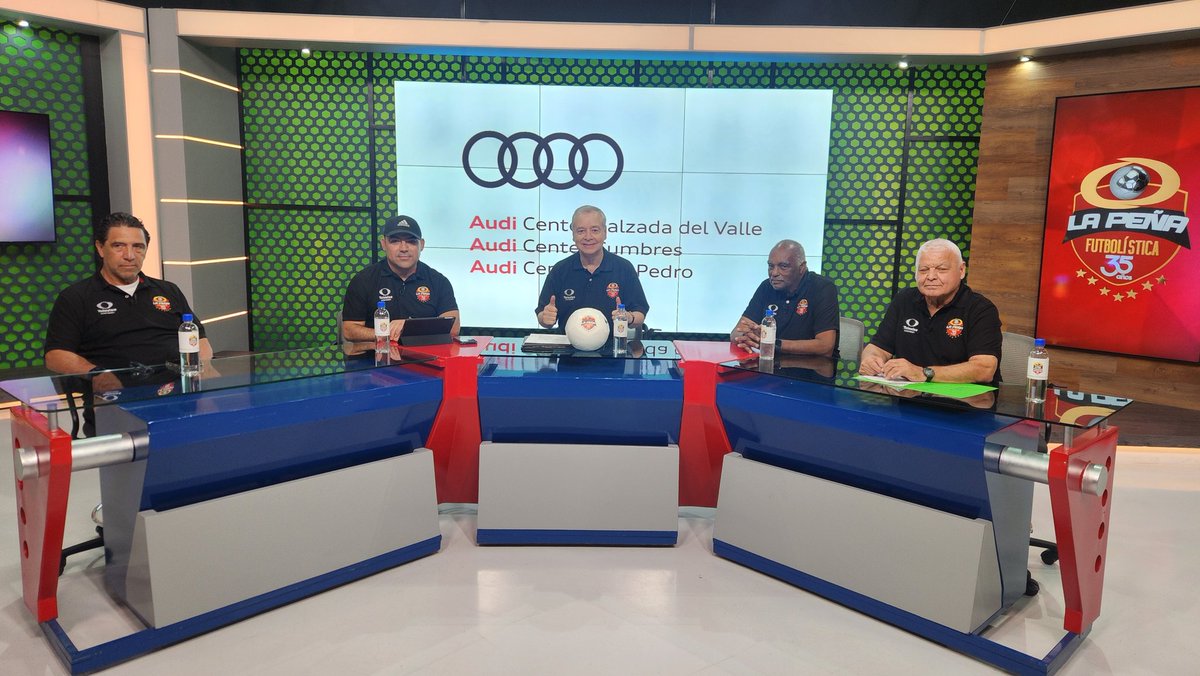 juanmgfutbol's tweet photo. Ya llegaron los peñistas a la mesa de la polémica de @lapfutbolistica. Gracias a @erickguillen79, @JORGEVANTOLRA, @milocruzabrego y @chorizouruguayo. https://t.co/j9DGzssQ3O
