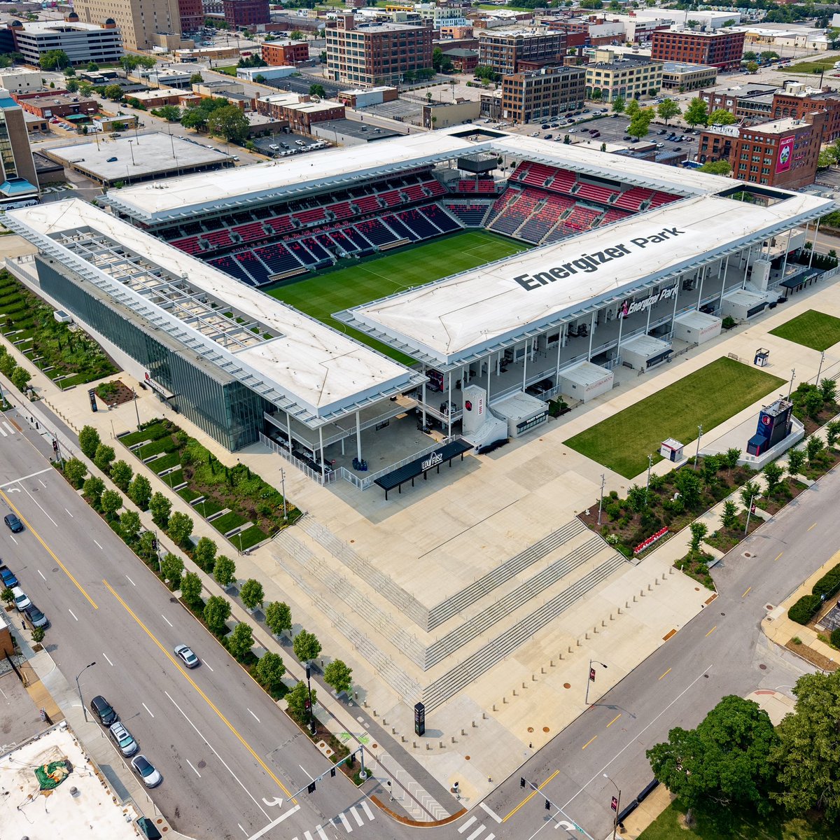I think they branded the rooftop @energizer_park just for the drone shots!! 🚁