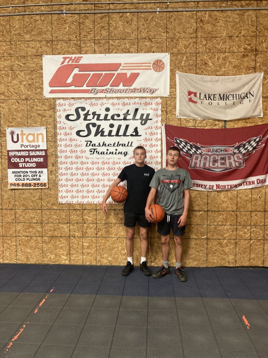Strictly Skills (@strictly_skills) on Twitter photo Sunday work with
2027’s
Hudson & Jonah from
<a href="/LawtonBoysBball/">Lawton Boys Basketball</a>
Bangor Hoops #SS33
<a href="/PrepHoopsMI/">Prep Hoops Michigan</a> Sunday work with
2027’s
Hudson & Jonah from
<a href="/LawtonBoysBball/">Lawton Boys Basketball</a>
Bangor Hoops #SS33
<a href="/PrepHoopsMI/">Prep Hoops Michigan</a>
