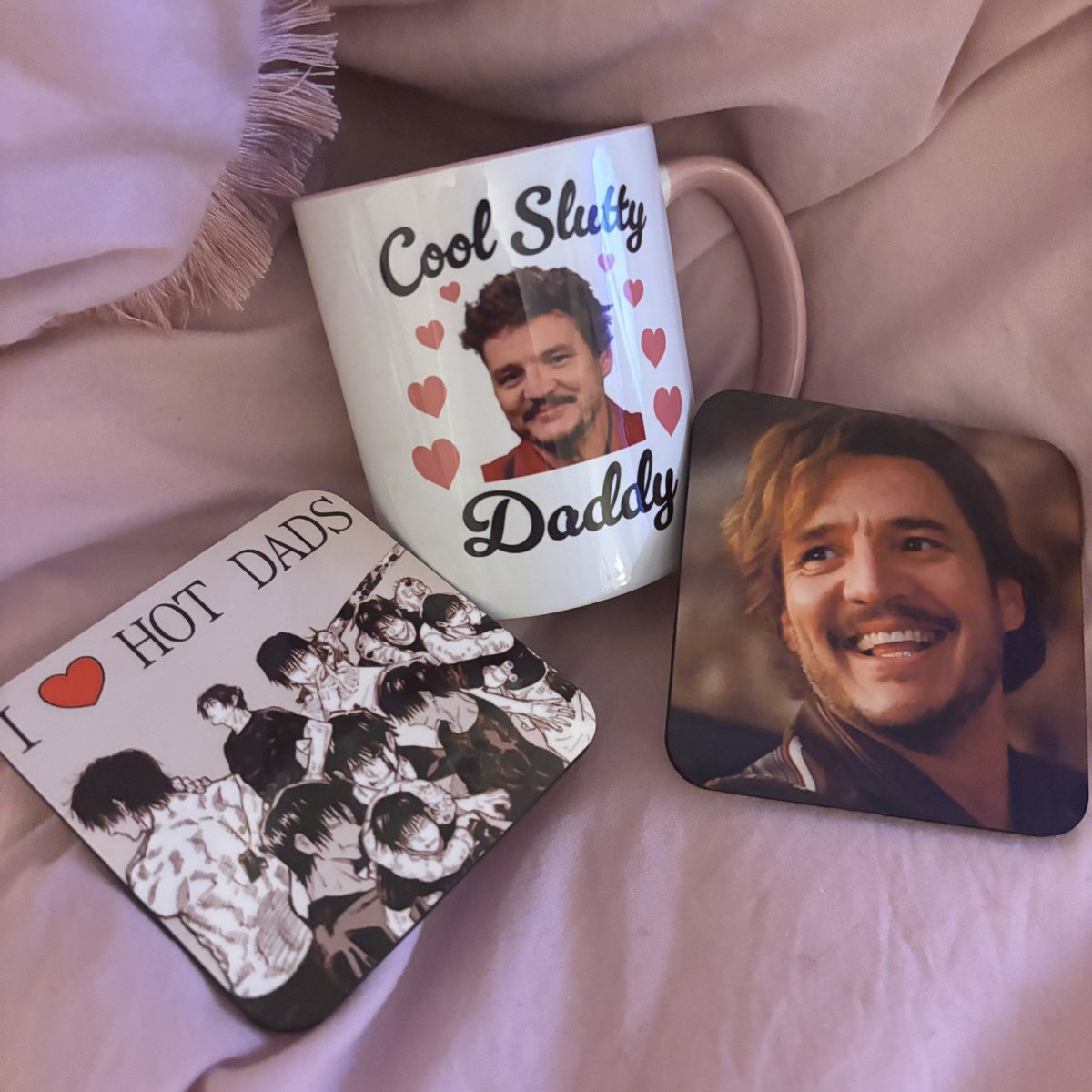 bbypinkp's tweet photo. i make the best comic con purchases 🙂‍↕️ https://t.co/deNpmxvEtX
