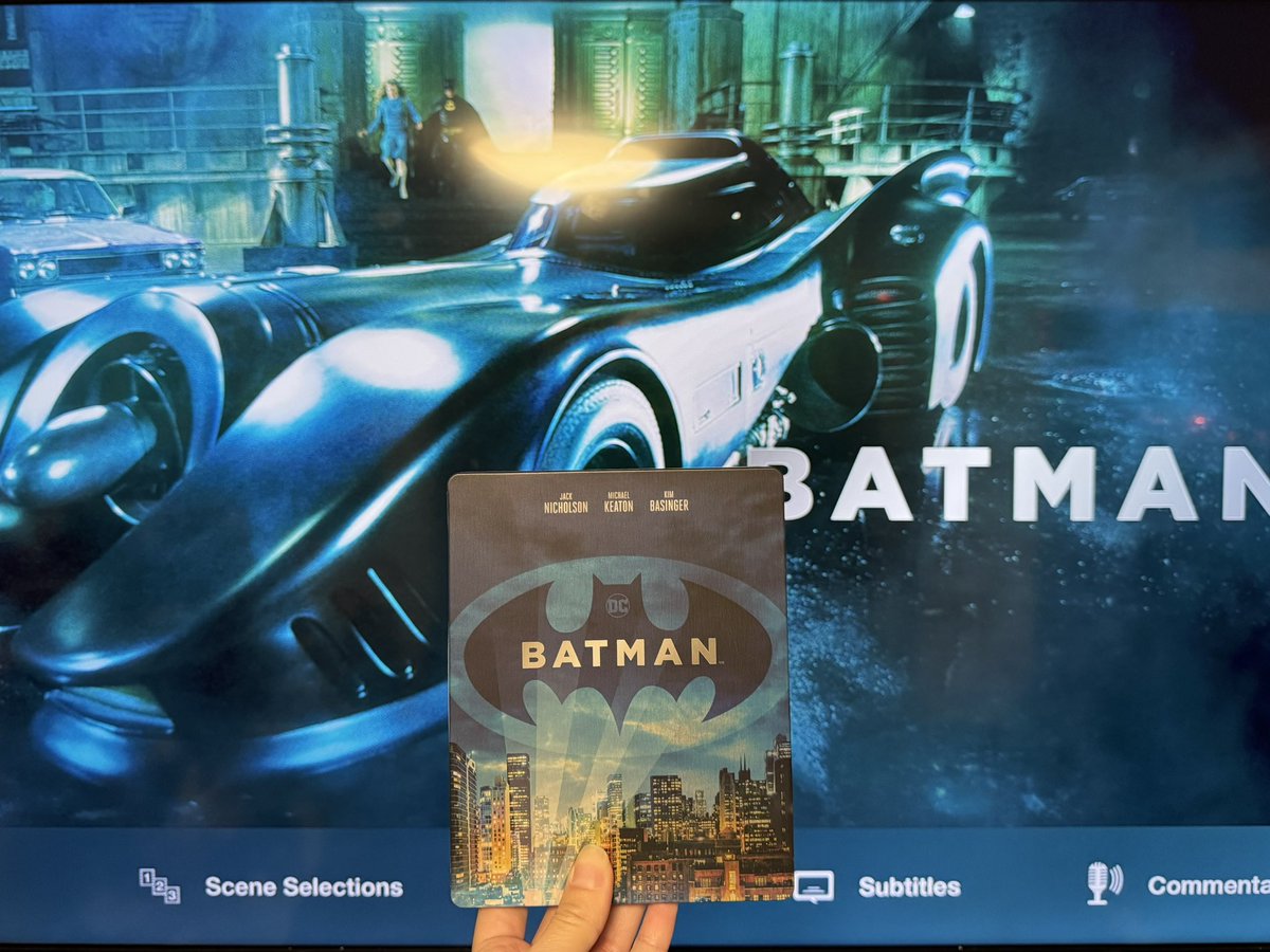 So goddam excited to rewatch one of the best Batman movies to ever exist! And the steelbook is so beautiful 😍 #NowWatching #Batman1989 #MutantFam