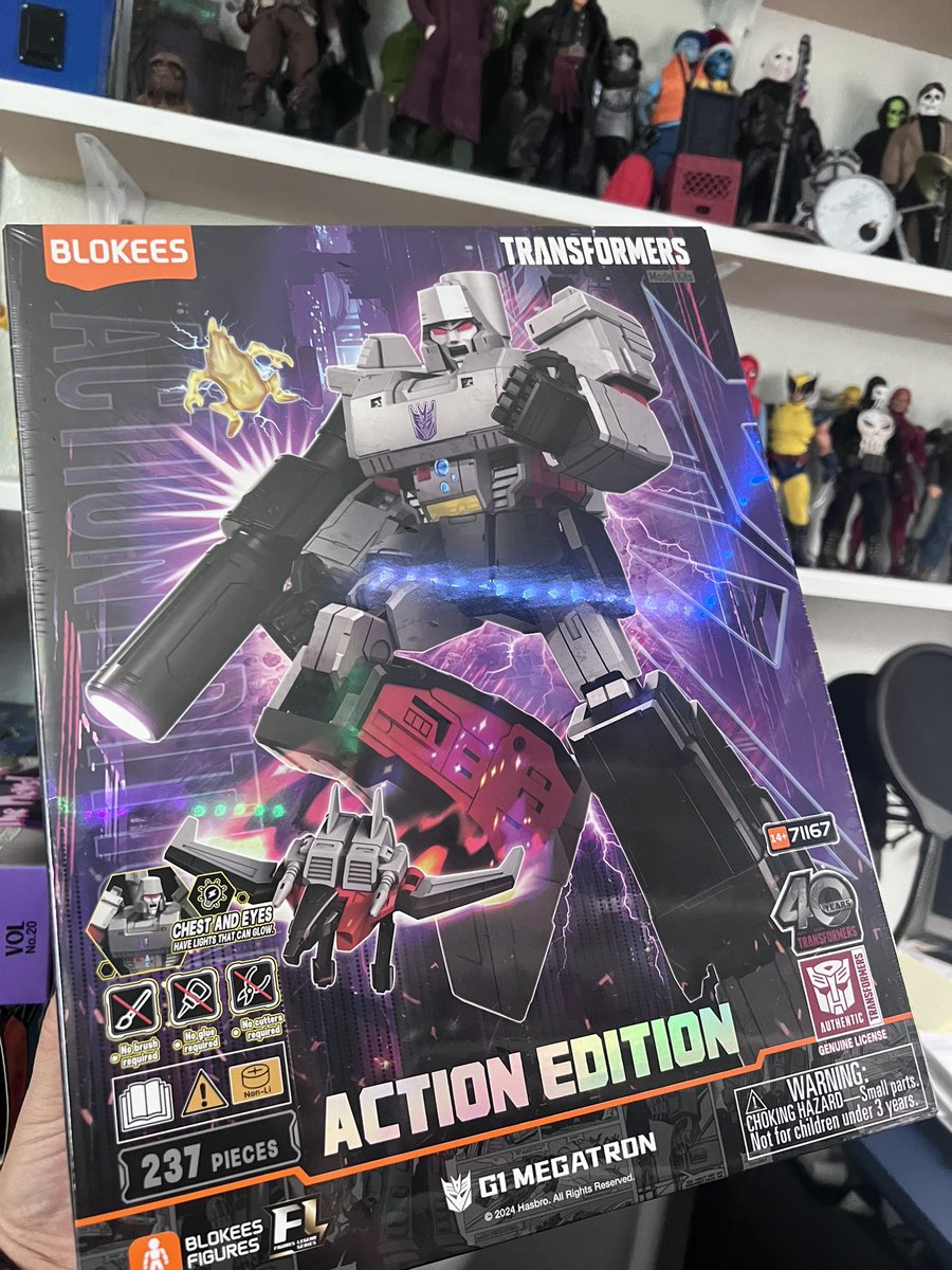 🚨 New Pick-Up! 🚨
The Action Edition Blokees Megatron just joined the shelf and it’s a beast. 💥 Loaded with detail, posability, and pure Decepticon energy in a compact form.

Tiny size. Massive presence. 🦾
#Blokees #Megatron #Transformers #ActionFigure #ToyPhotography
